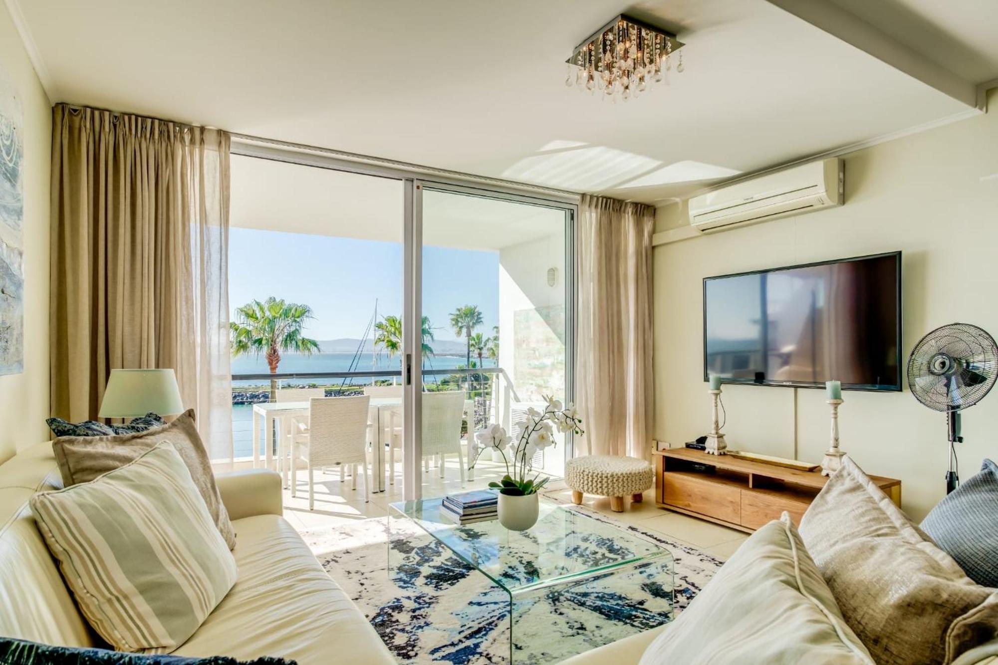 Aqua Views *